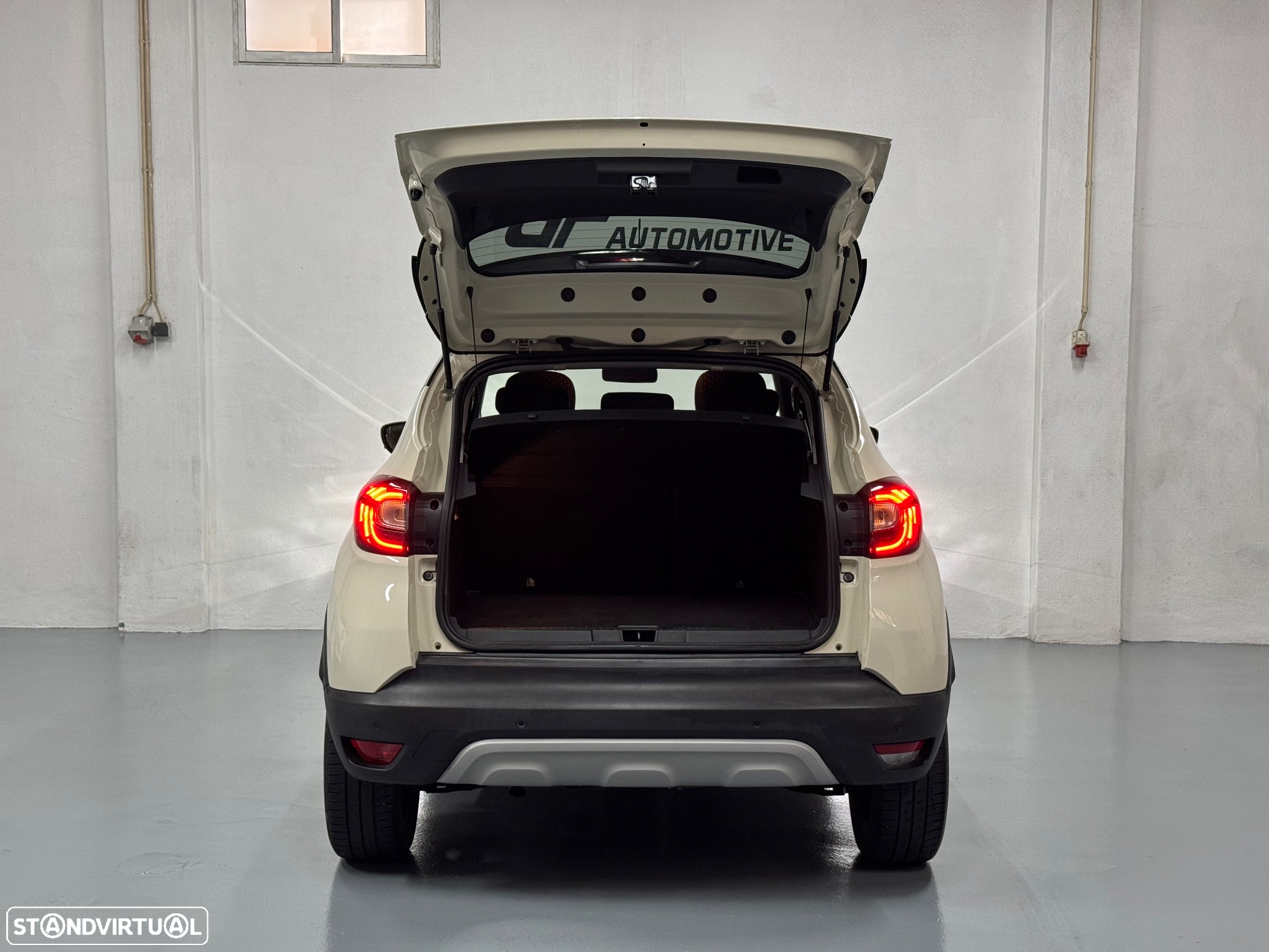 Renault Captur 0.9 TCE Exclusive - 6