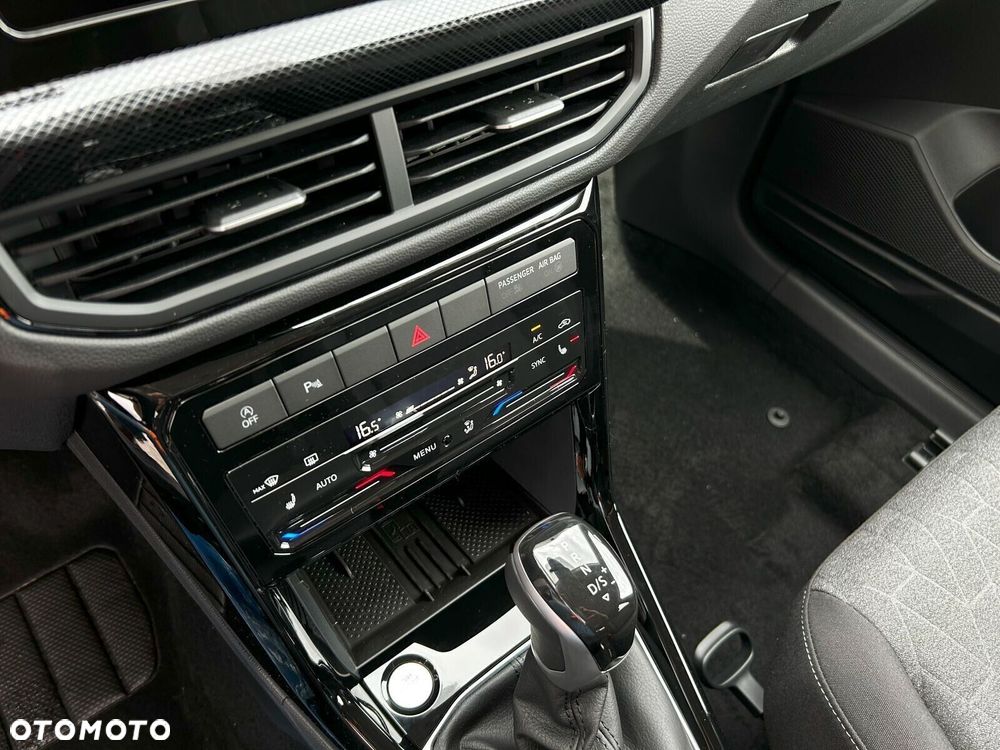 Volkswagen T-Cross - 16