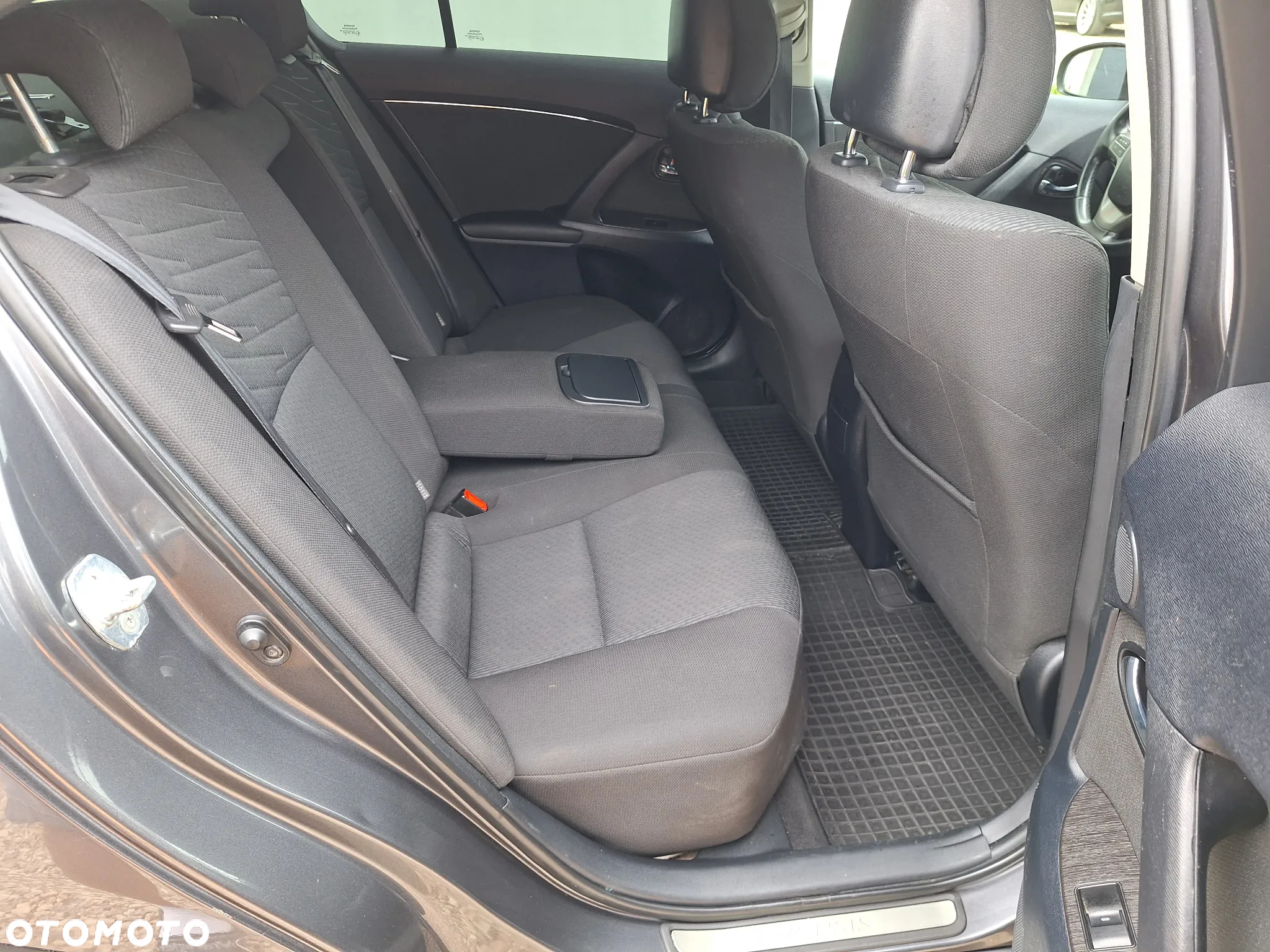 Toyota Avensis - 18