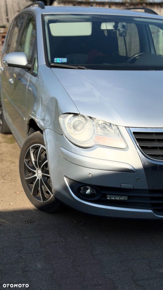 Volkswagen Touran - 12