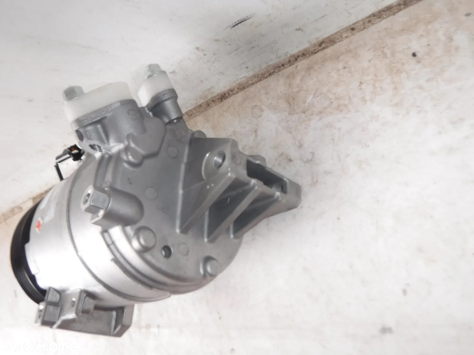 nowy kompresor klimatyzacji 926005X20A  3,0 dci nissan navara d40 np300 - 7
