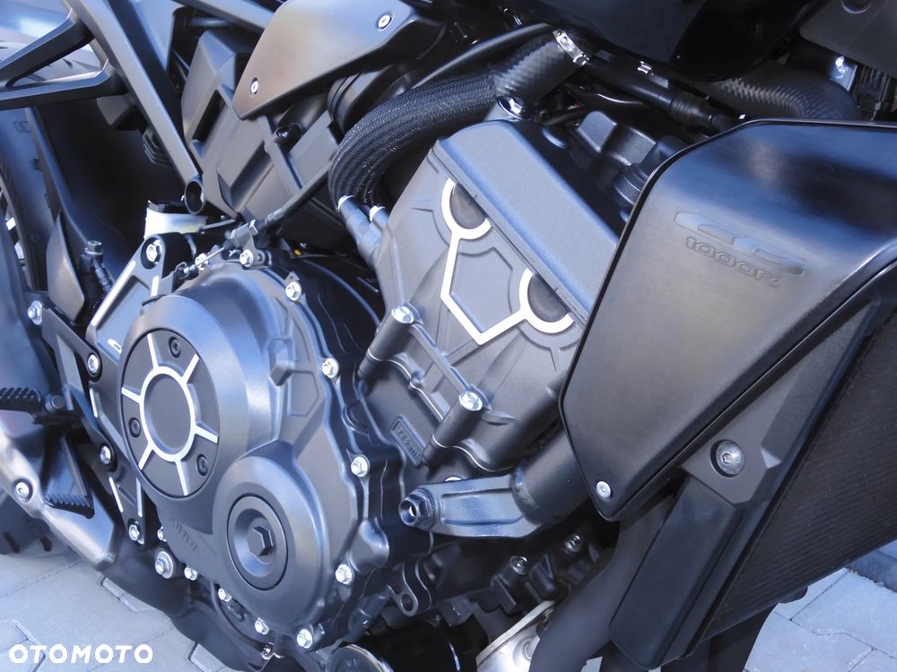 Honda CB - 8