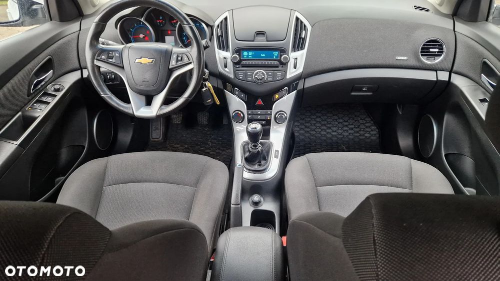 Chevrolet Cruze 1.6 LT - 12