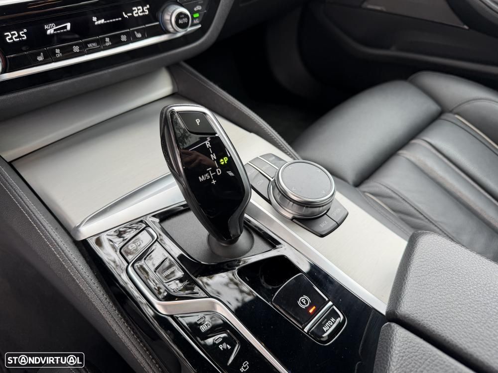 BMW 530 e Pack M - 23