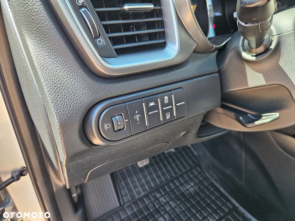 Kia Ceed - 12