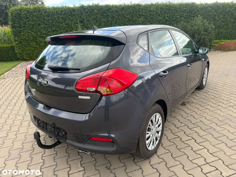 Kia Ceed - 12
