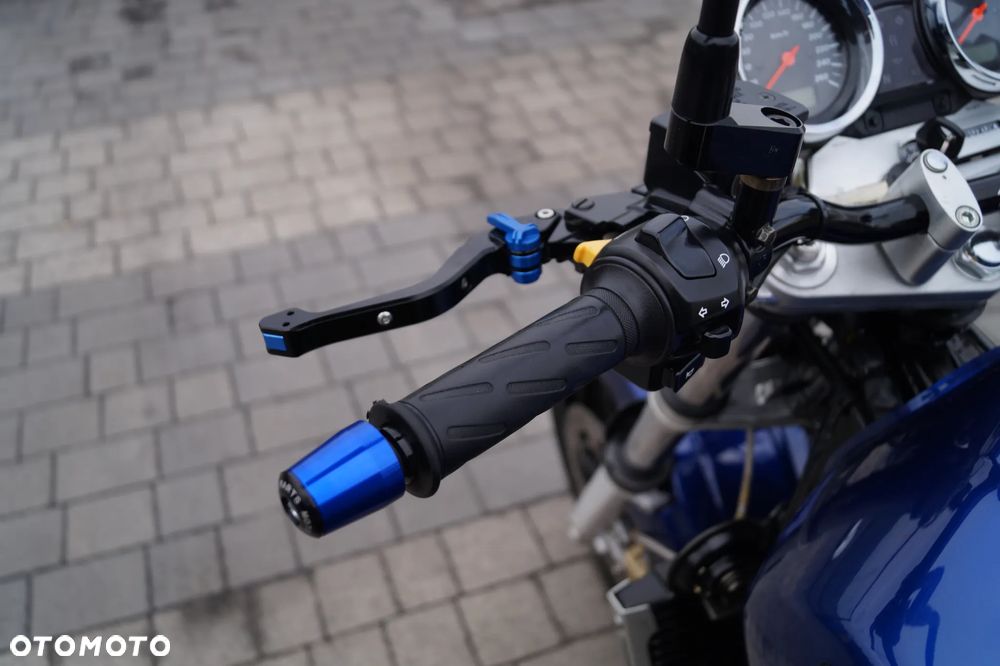 Suzuki GSX - 12