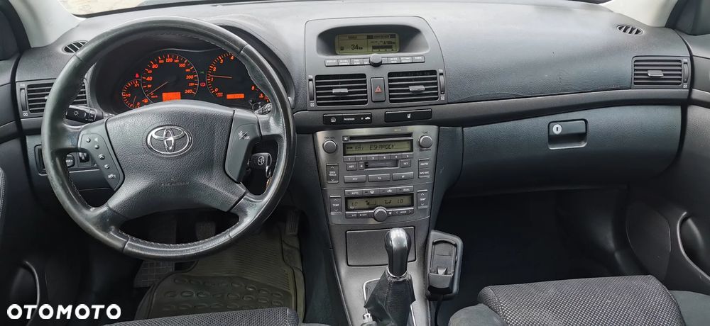 Toyota Avensis - 5