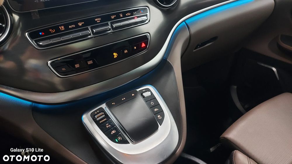 Mercedes-Benz Klasa V 300 d 4-Matic Exclusive 9G-Tronic (d³ugi) - 31