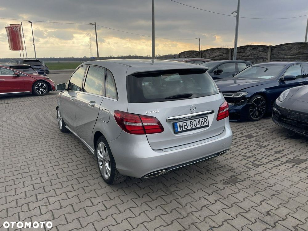 Mercedes-Benz Klasa B 200 7G-DCT Edition - 4