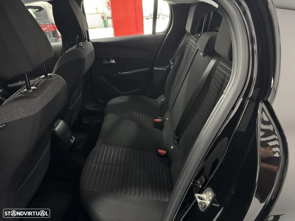 Peugeot e-208 Active Pack - 41