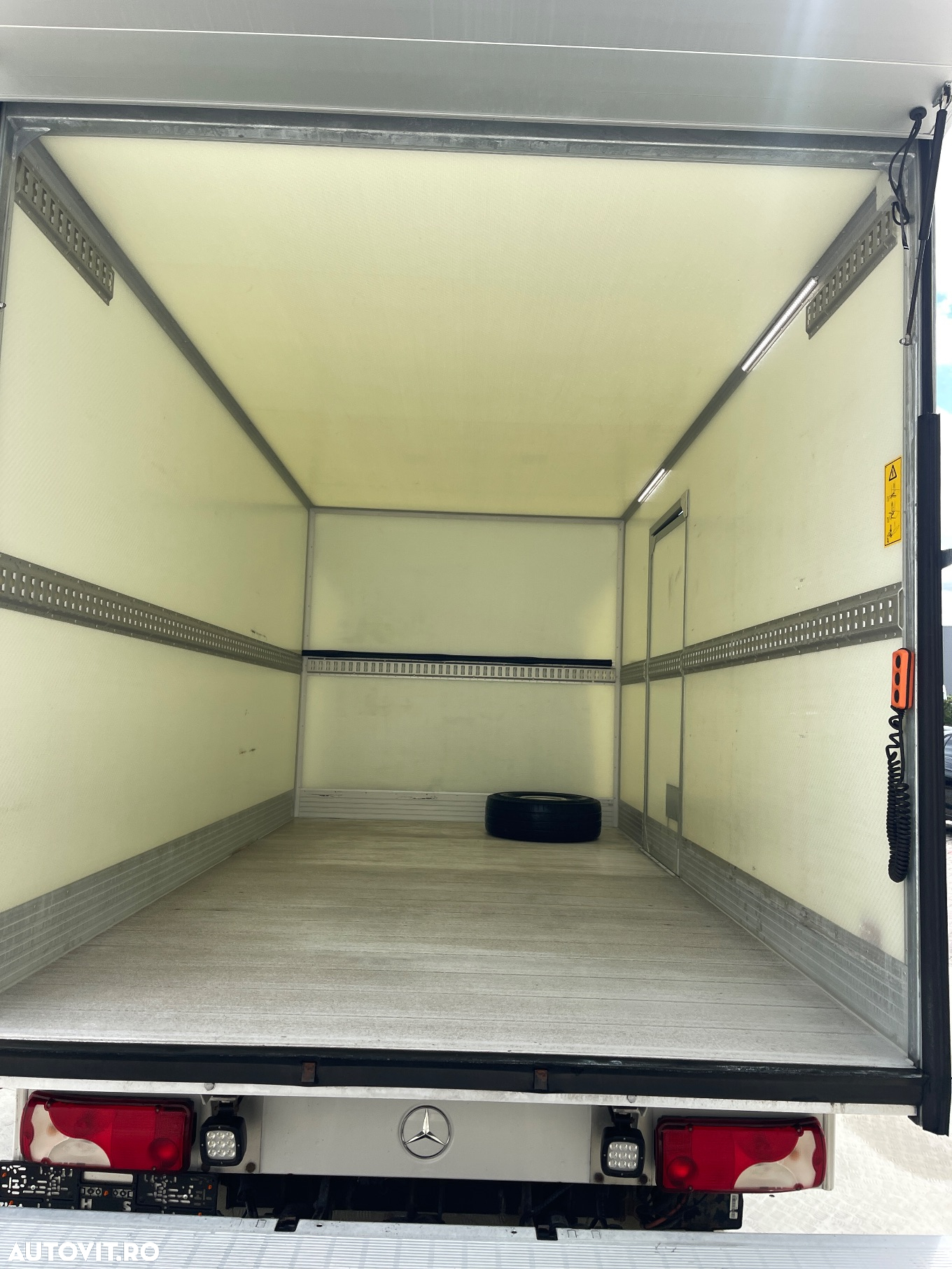 Mercedes-Benz Sprinter 319 3.0CDI V6  KOFFER  LIFT  AUTOMAT - 16