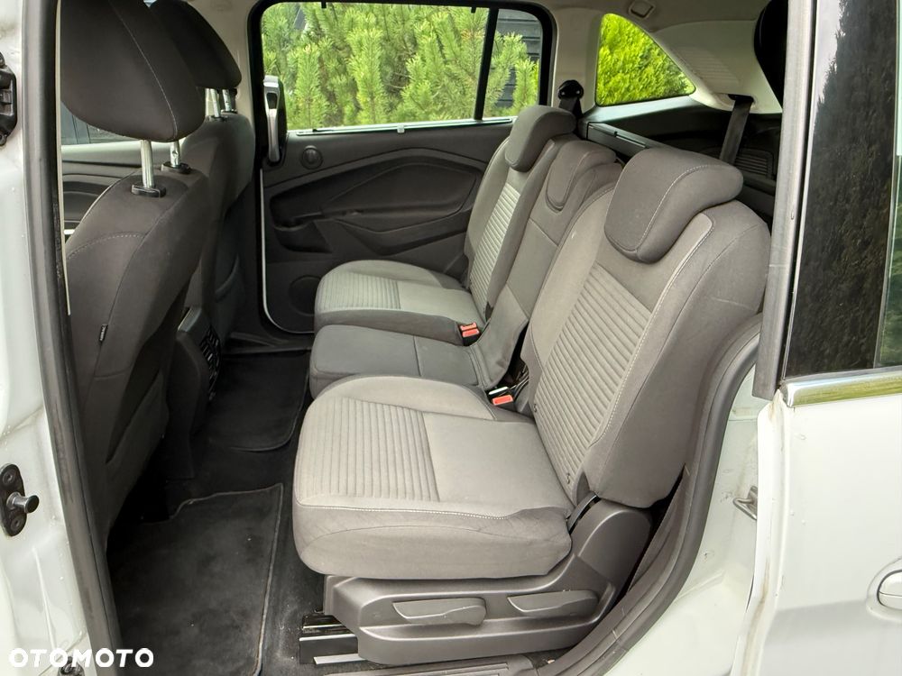 Ford Grand C-MAX - 13