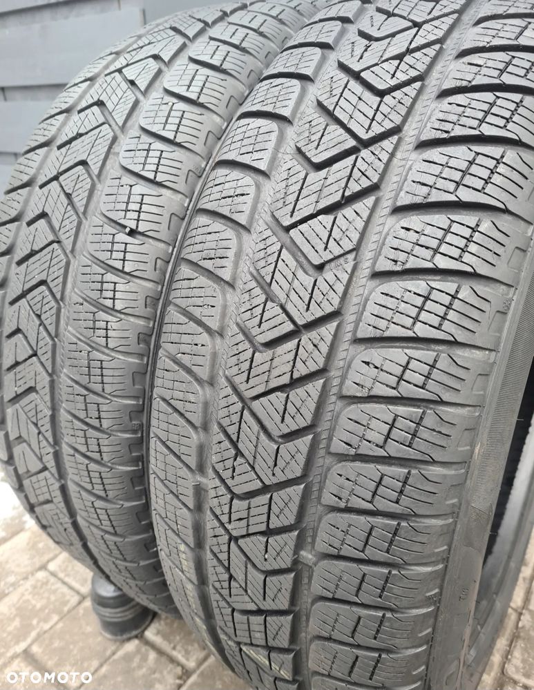Pirelli Scorpion Winter 225/55R19 99 H