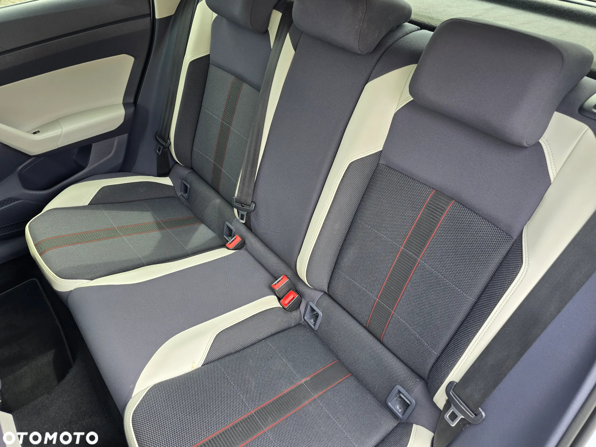 Volkswagen Polo - 13
