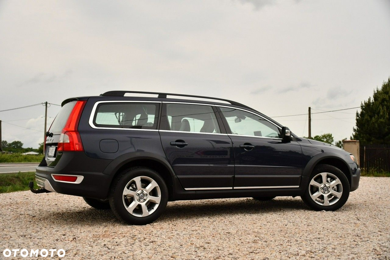 Volvo XC 70 2.4D Momentum - 25