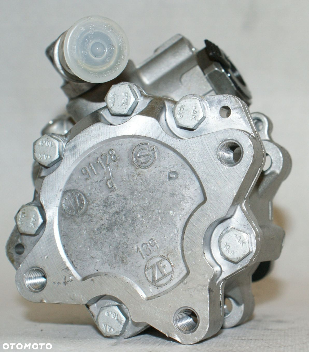 POMPA WSPOMAGANIA AUDI A4 2.5 tdi 8D0145177D NOWA - 2