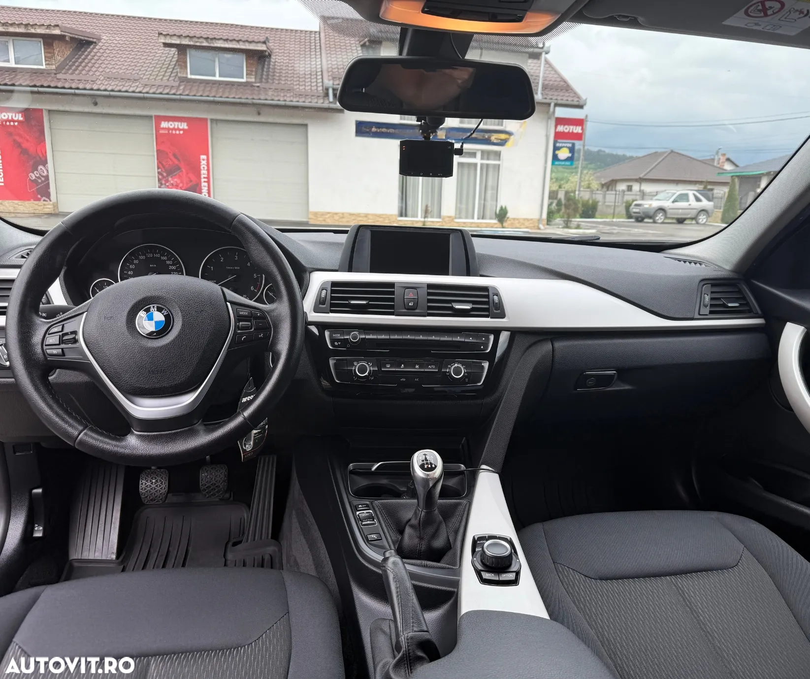 BMW Seria 3 320d - 11