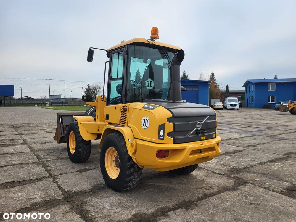 Volvo L 30 G spr z Niemiec 3944 mtg - 7
