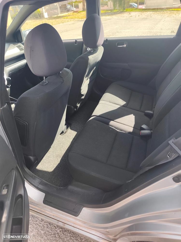 Honda Civic 1.4i S - 5