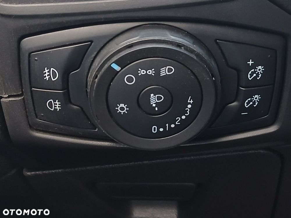 Ford Focus 1.6 SYNC Edition - 28