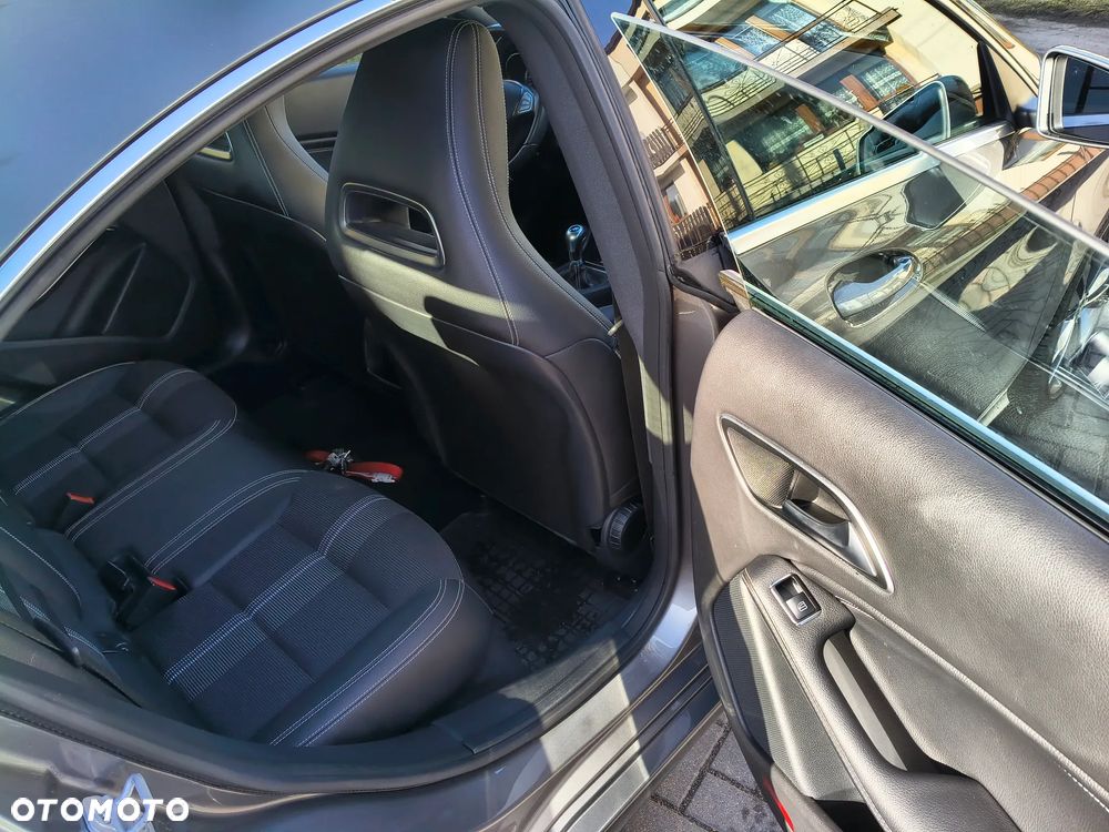Mercedes-Benz CLA 180 d - 18