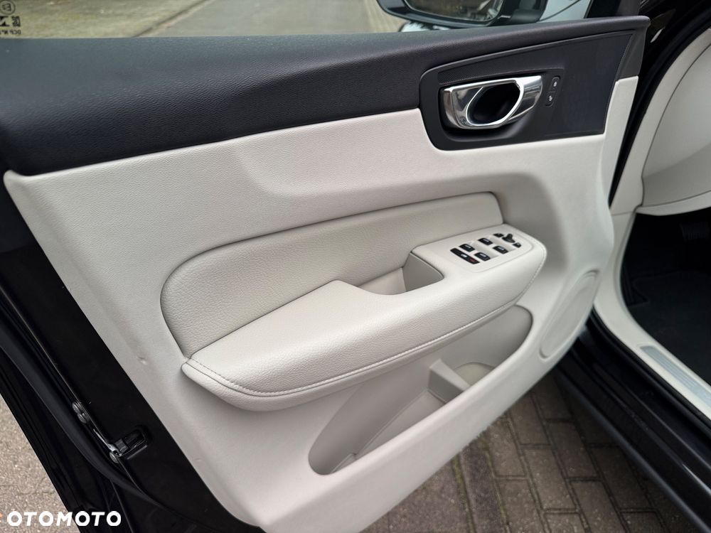 Volvo XC 60 D4 Geartronic Momentum Pro - 20