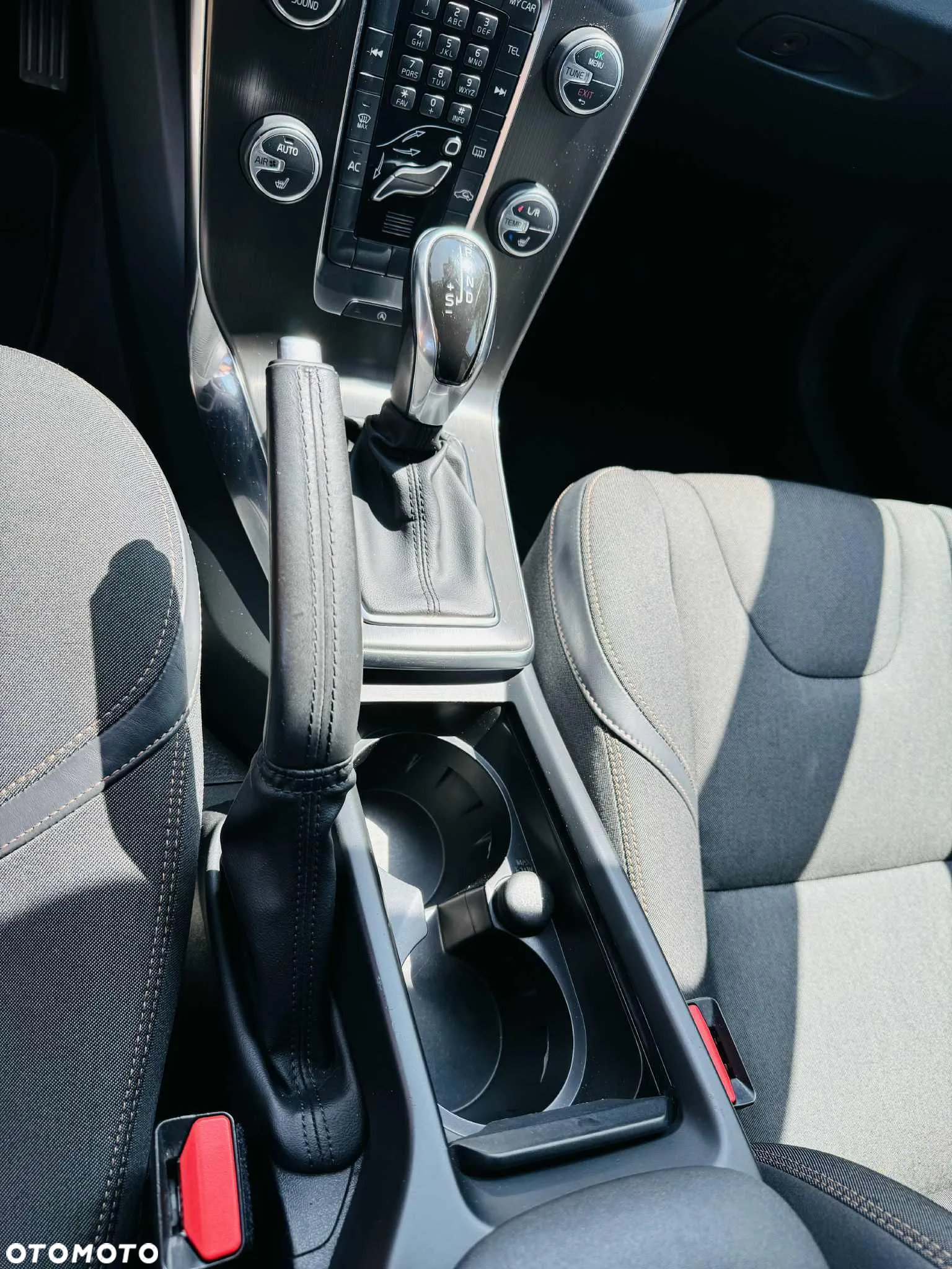 Volvo V40 Cross Country T4 AWD Momentum - 22
