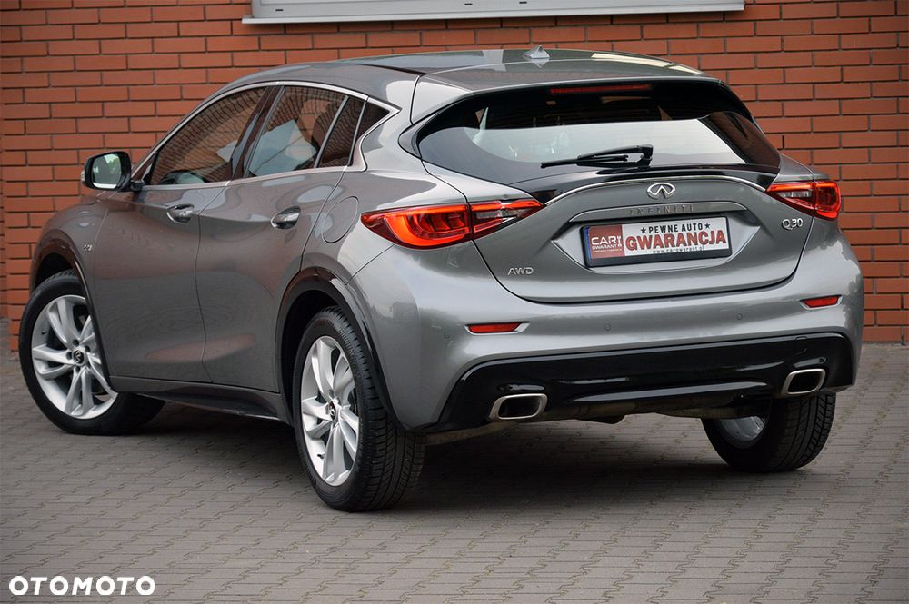 Infiniti Q30 2.2d DCT AWD City Black Edition - 29