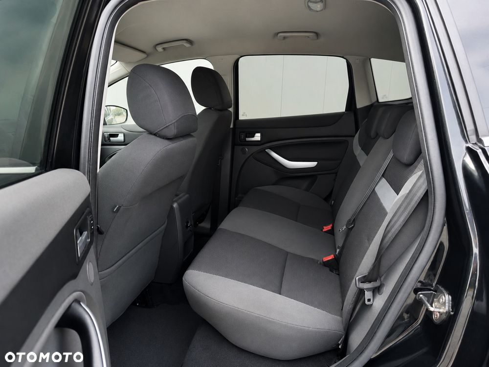 Ford Kuga - 7