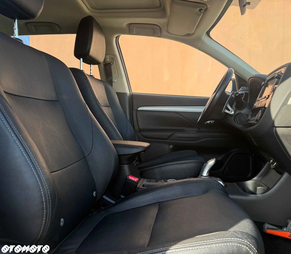 Mitsubishi Outlander - 5