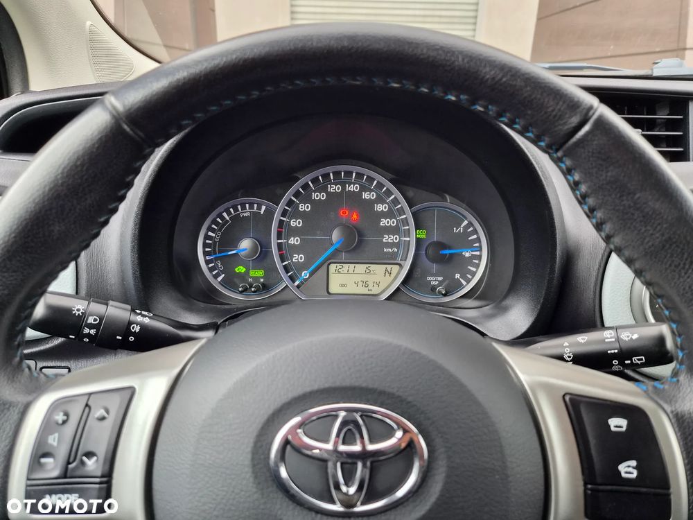 Toyota Yaris 1.5 VVT-i Lounge - 36