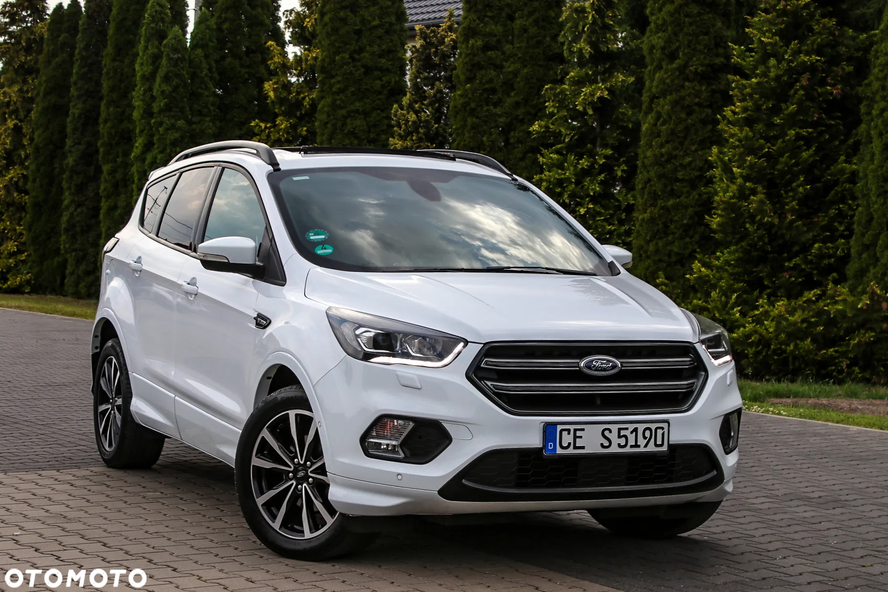 Ford Kuga 1.5 EcoBoost 2x4 ST-Line - 2