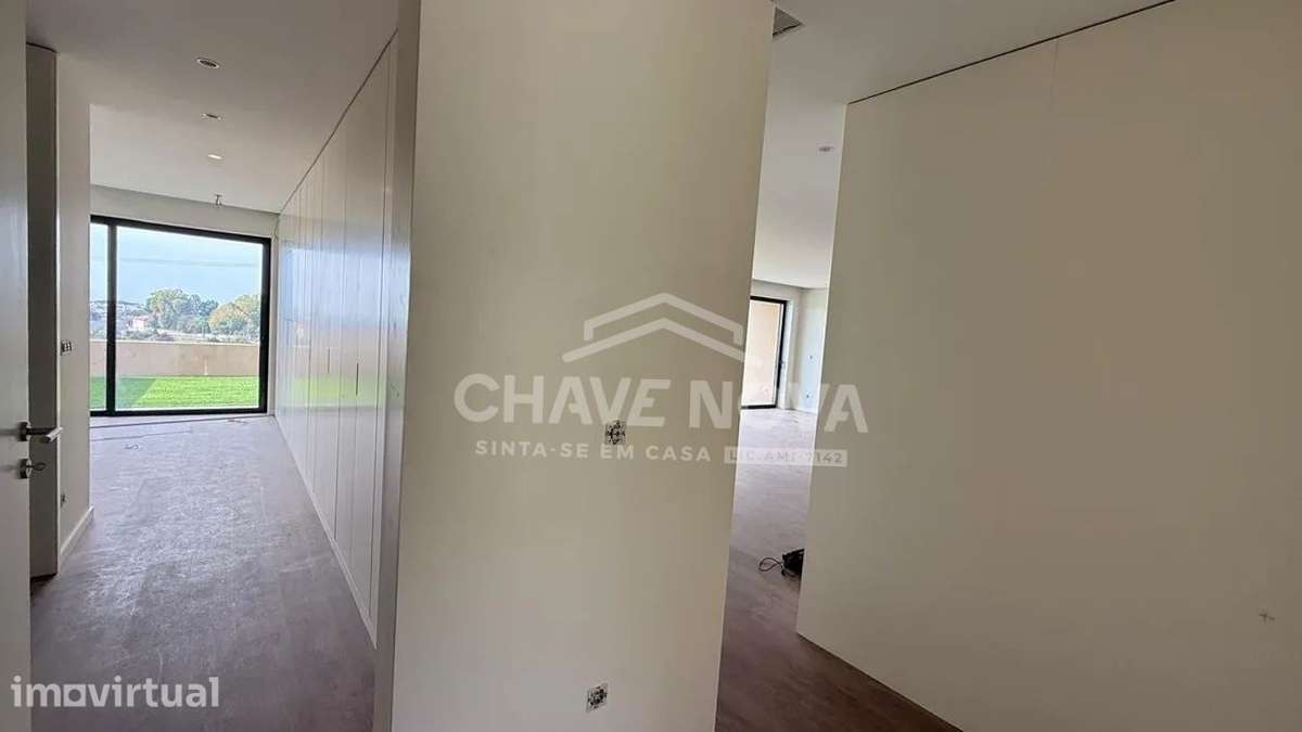 FN - 2 Moradias Térreas Geminadas, Escapães. Fase final de construção - Grande imagem: 5/10