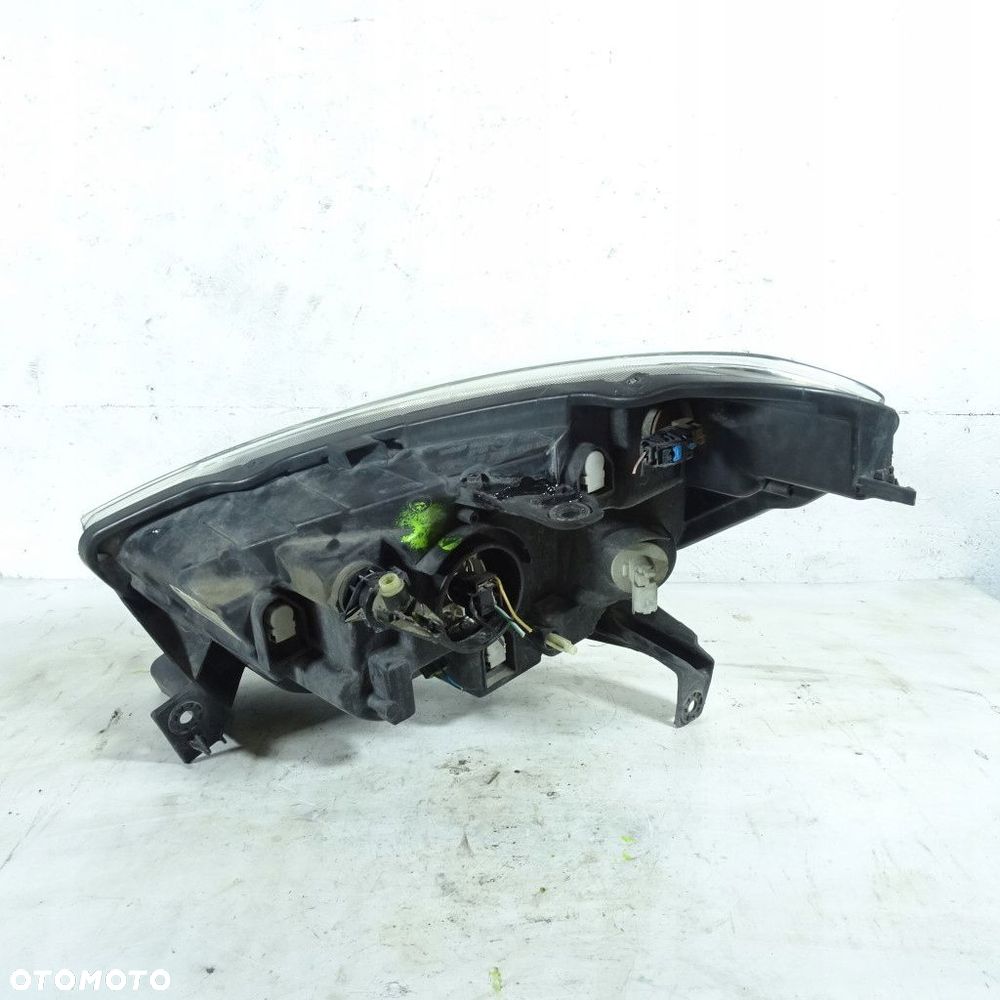 DACIA LODGY REFLEKTOR PRAWY 260102414R - 2