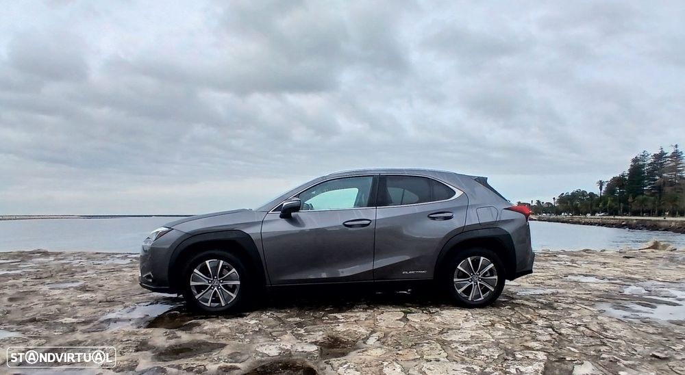 Lexus UX 300e Luxury - 3
