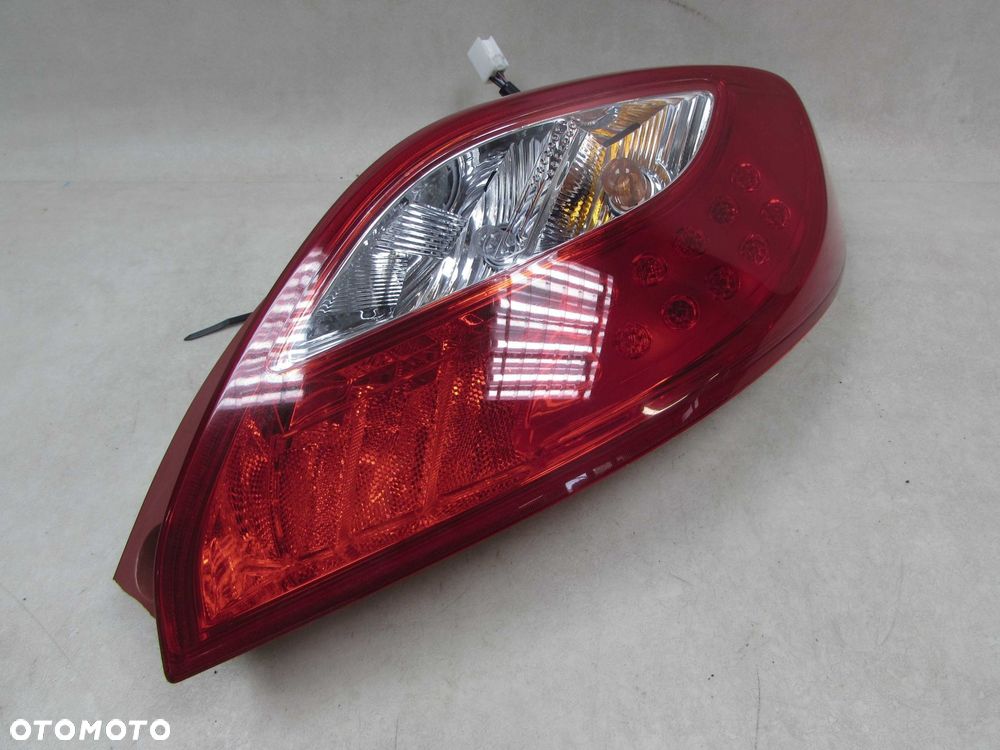 MAZDA 2 II SPORT DE 07-14 LAMPA TYL PRAWA TYLNA D65151150 - 1