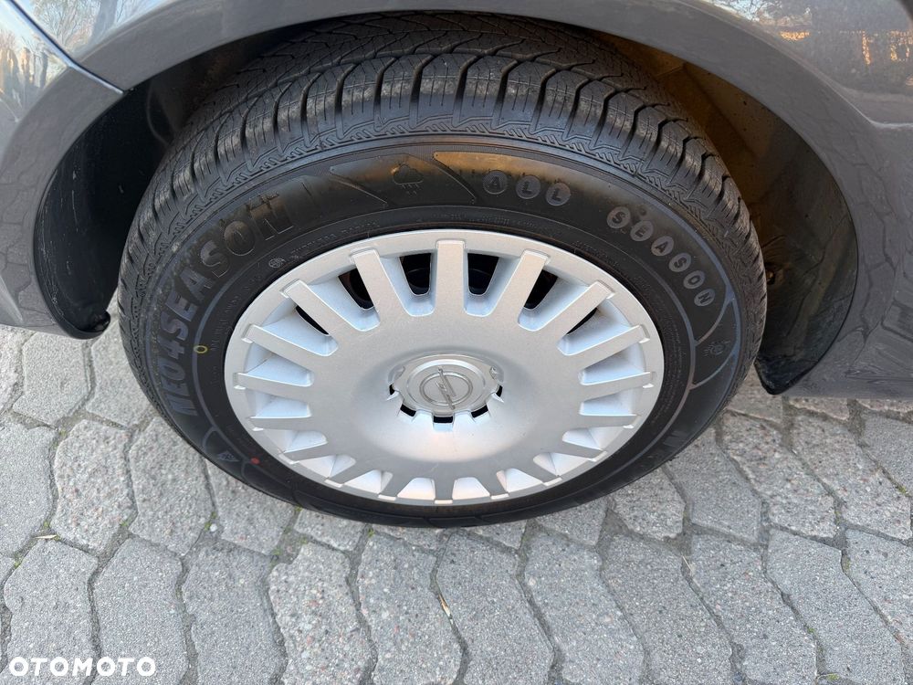 Opel Astra 1.6 Enjoy - 28