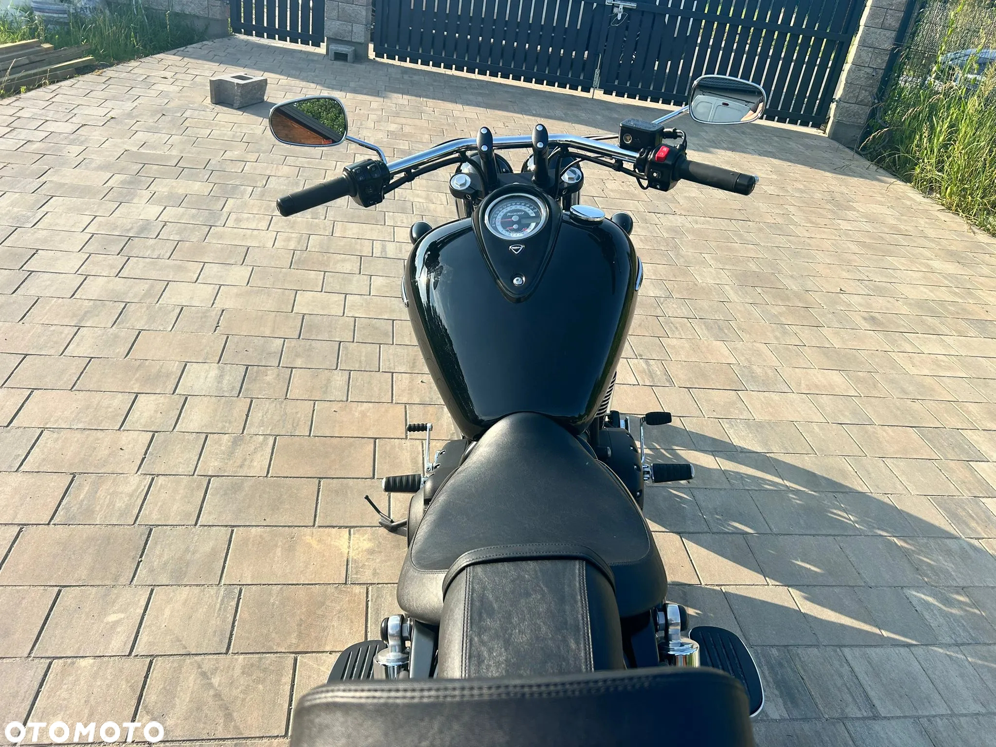 Triumph Thunderbird - 16