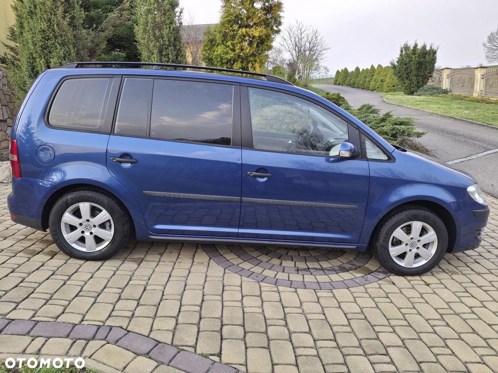 Volkswagen Touran 1.6 Basis - 4
