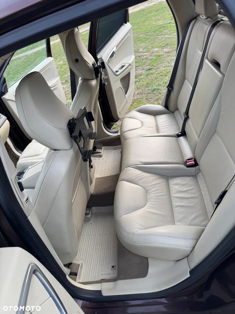 Volvo XC 60 2.4D AWD Summum - 14