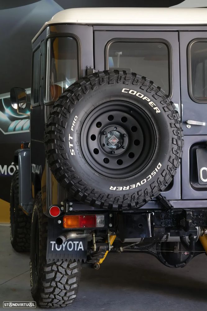 Toyota Land Cruiser - 21