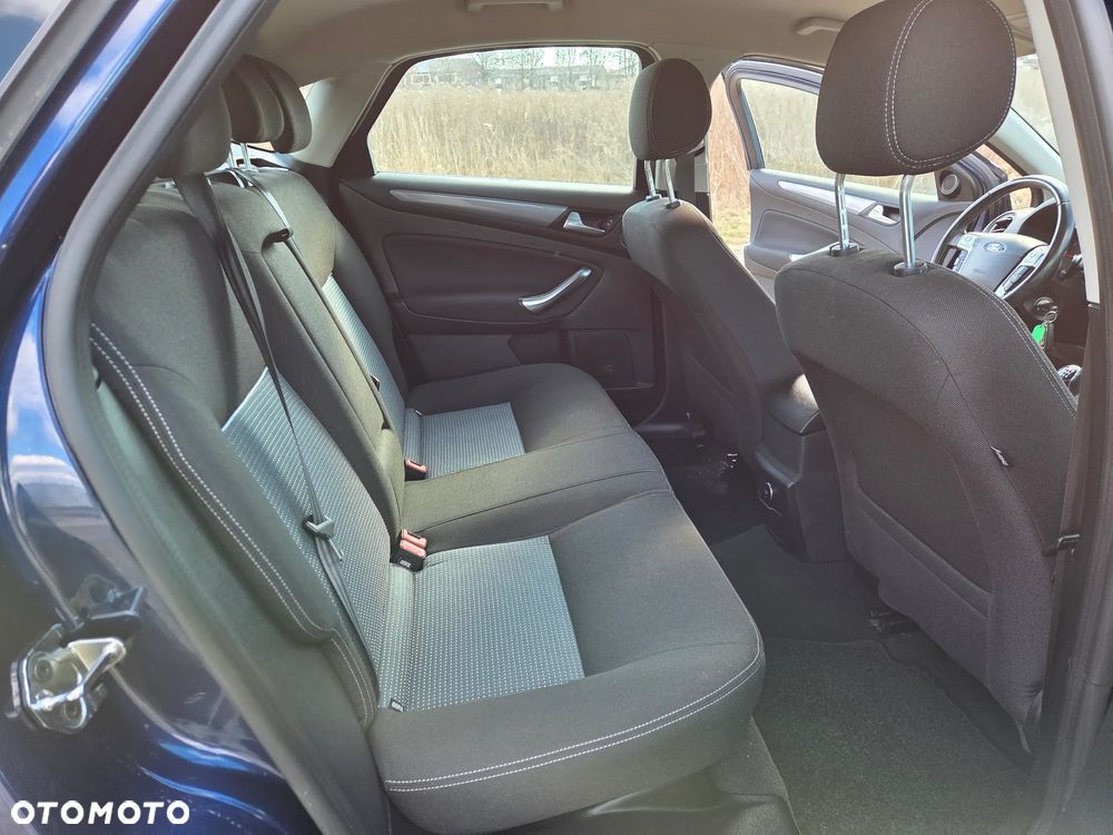 Ford Mondeo 2.0 TDCi Trend - 13