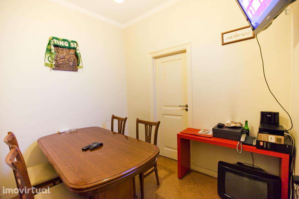 Quarto - localizado em Penha de França Lisbon - Grande imagem: 3/18