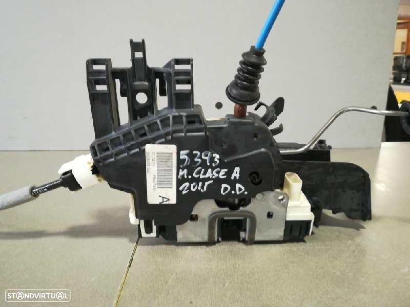 FECHADURA PORTA FRENTE DIREITA MERCEDES-BENZ CLASE A BM 176 - 1
