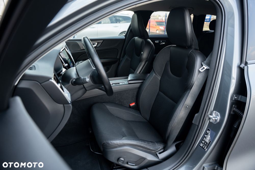 Volvo V60 D3 Geartronic Momentum - 24