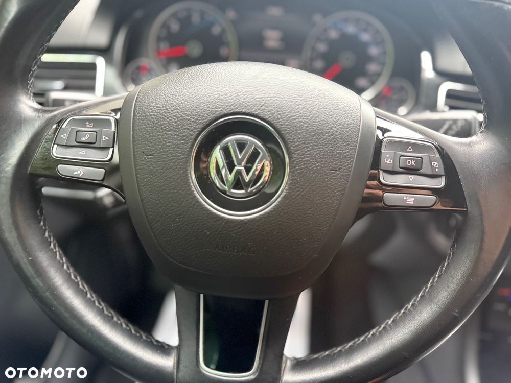 Volkswagen Touareg - 13