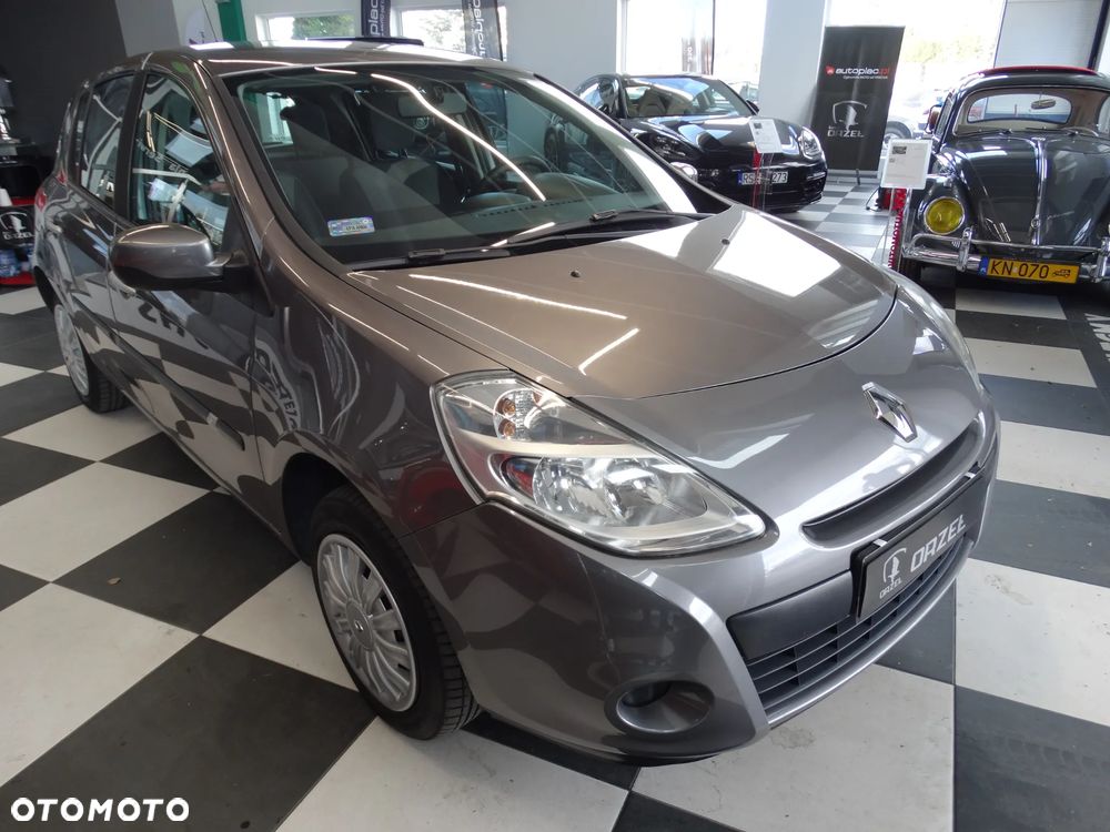 Renault Clio 1.2 16V Authentique - 16