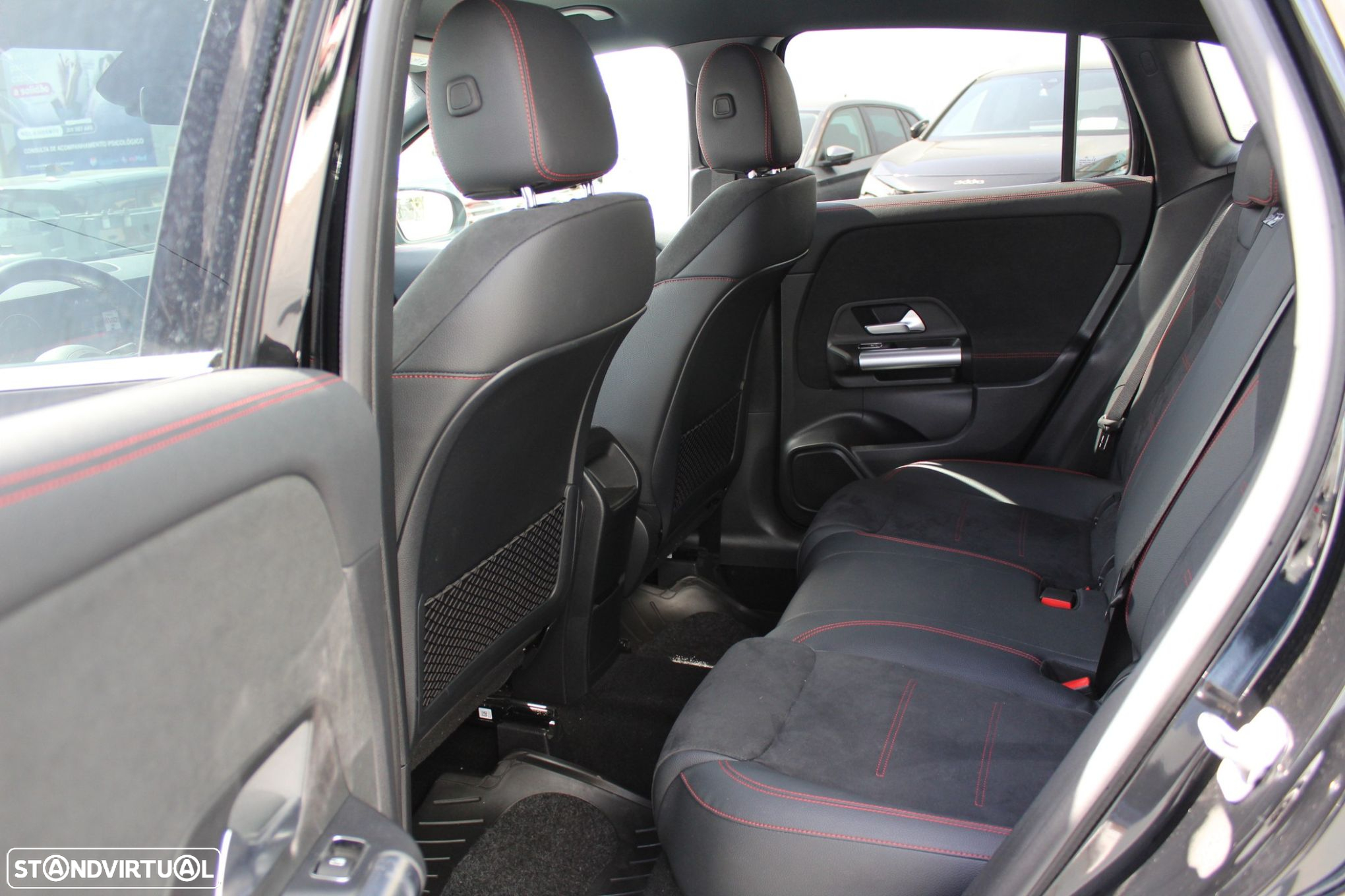 Mercedes-Benz GLA 180 d AMG Line - 24