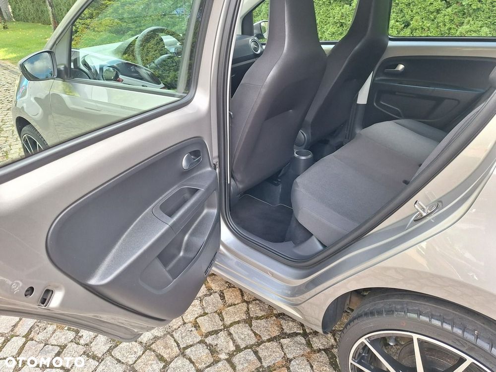 Volkswagen up! (BlueMotion Technology) move - 19